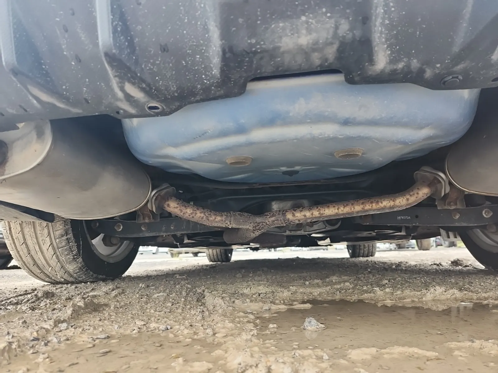 Undercarriage - Rear Photo