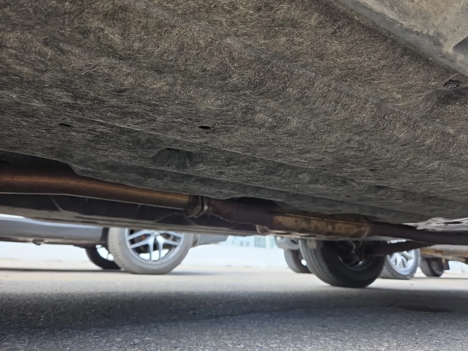 Undercarriage - Driver Photo