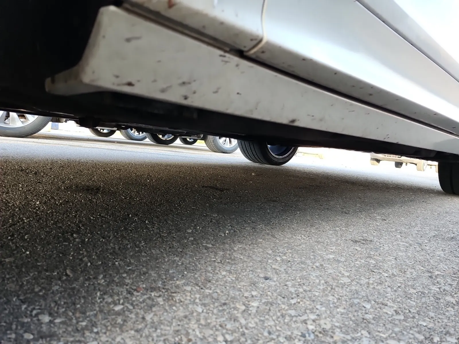 Undercarriage - Driver Photo