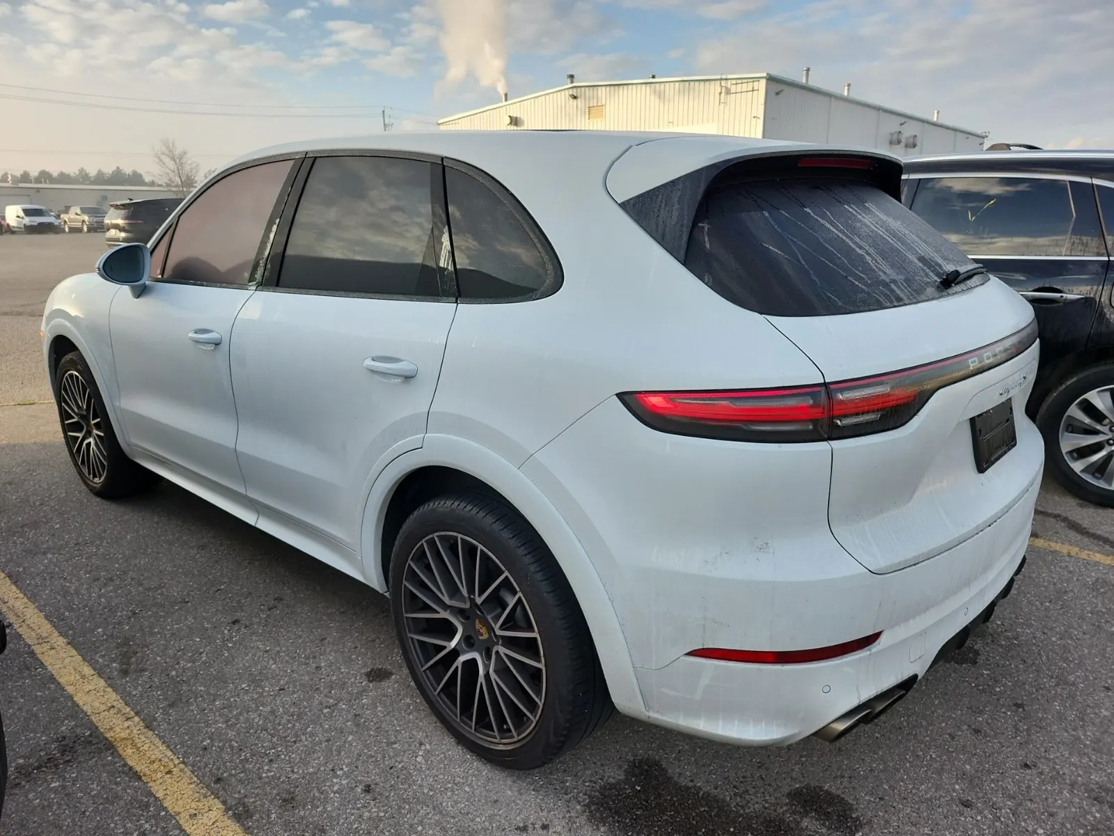 Driver Rear 3/4 Photo