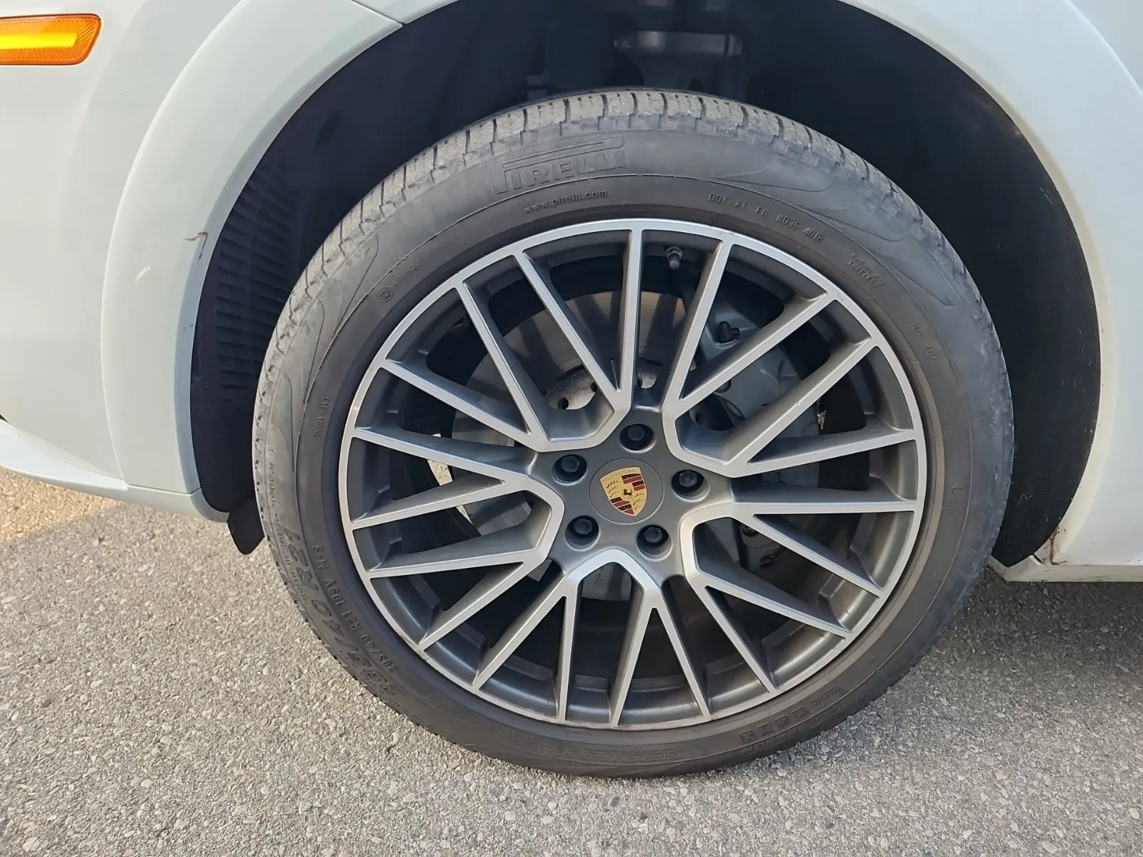 Front driver wheel/tire photo