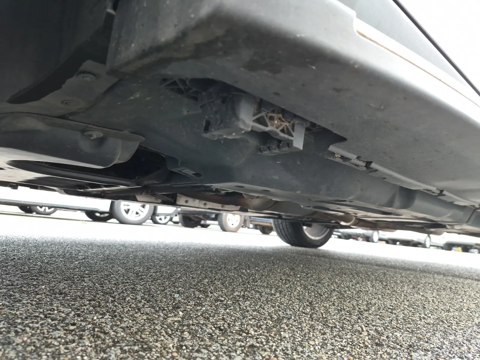 Undercarriage - Driver Photo
