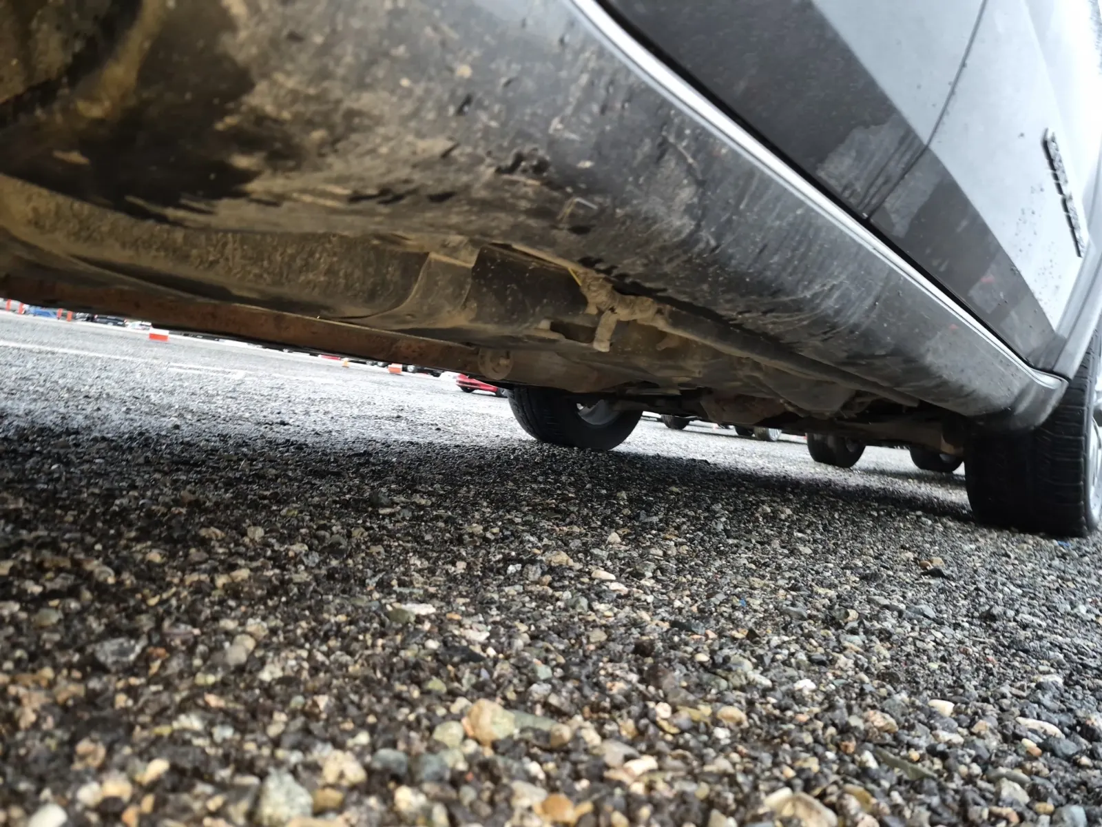 Undercarriage - Passenger Photo