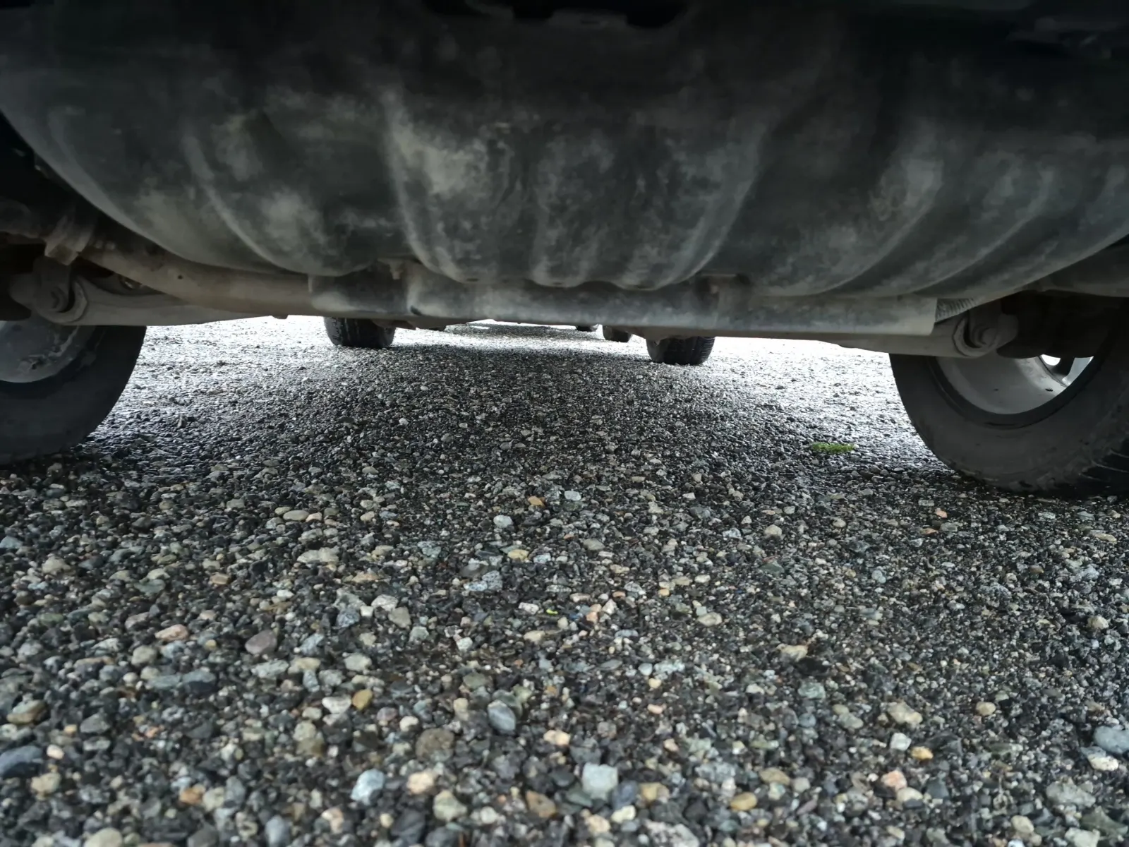 Undercarriage - Rear Photo