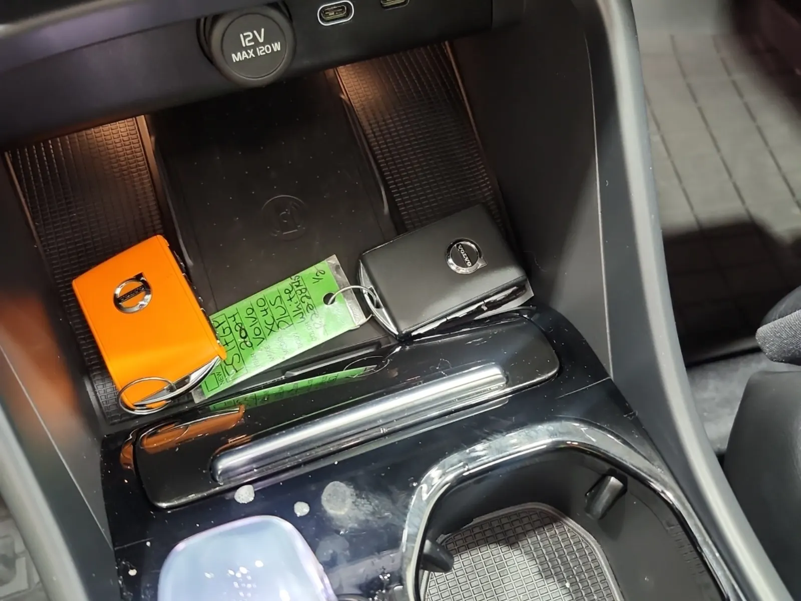 Keys/Fobs/Manual Photo