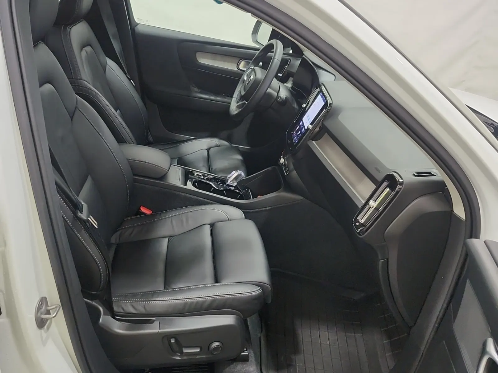 Right Side Interior Photo