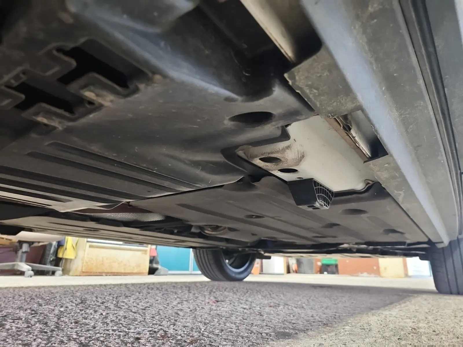 Undercarriage - Passenger Photo
