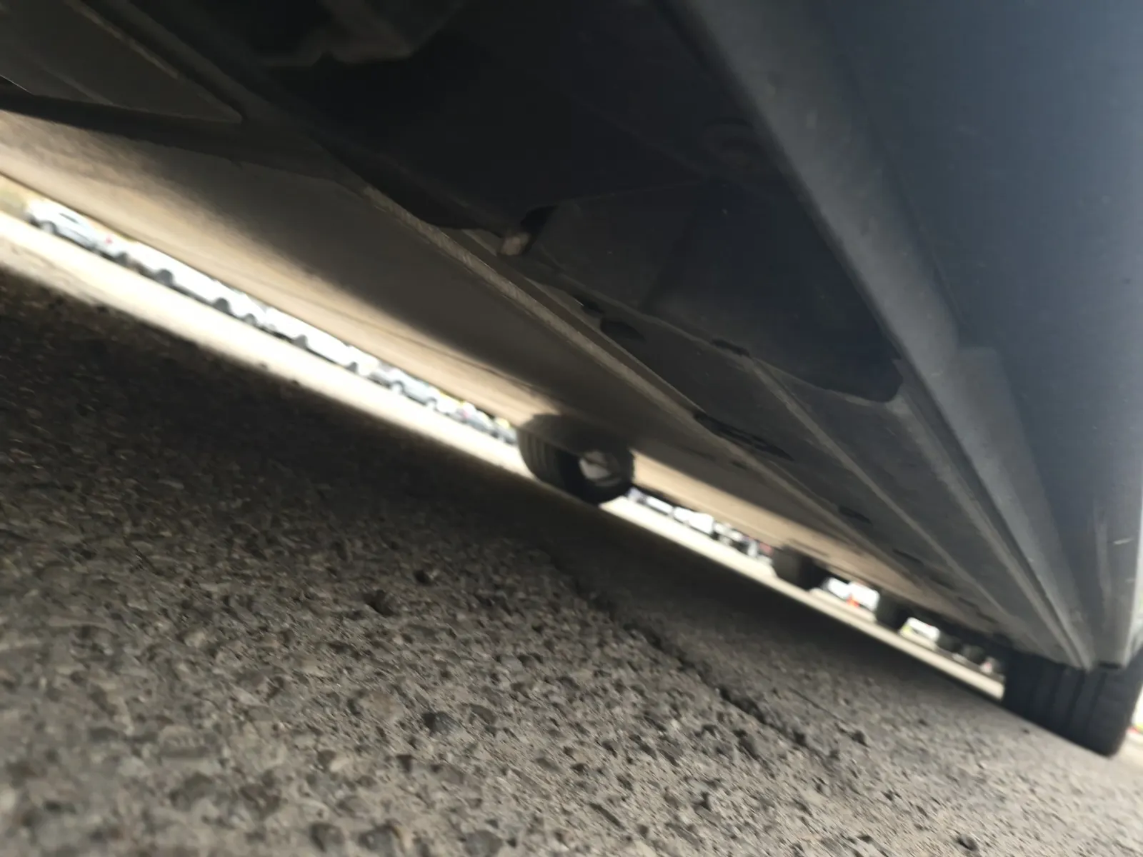Undercarriage - Passenger Photo