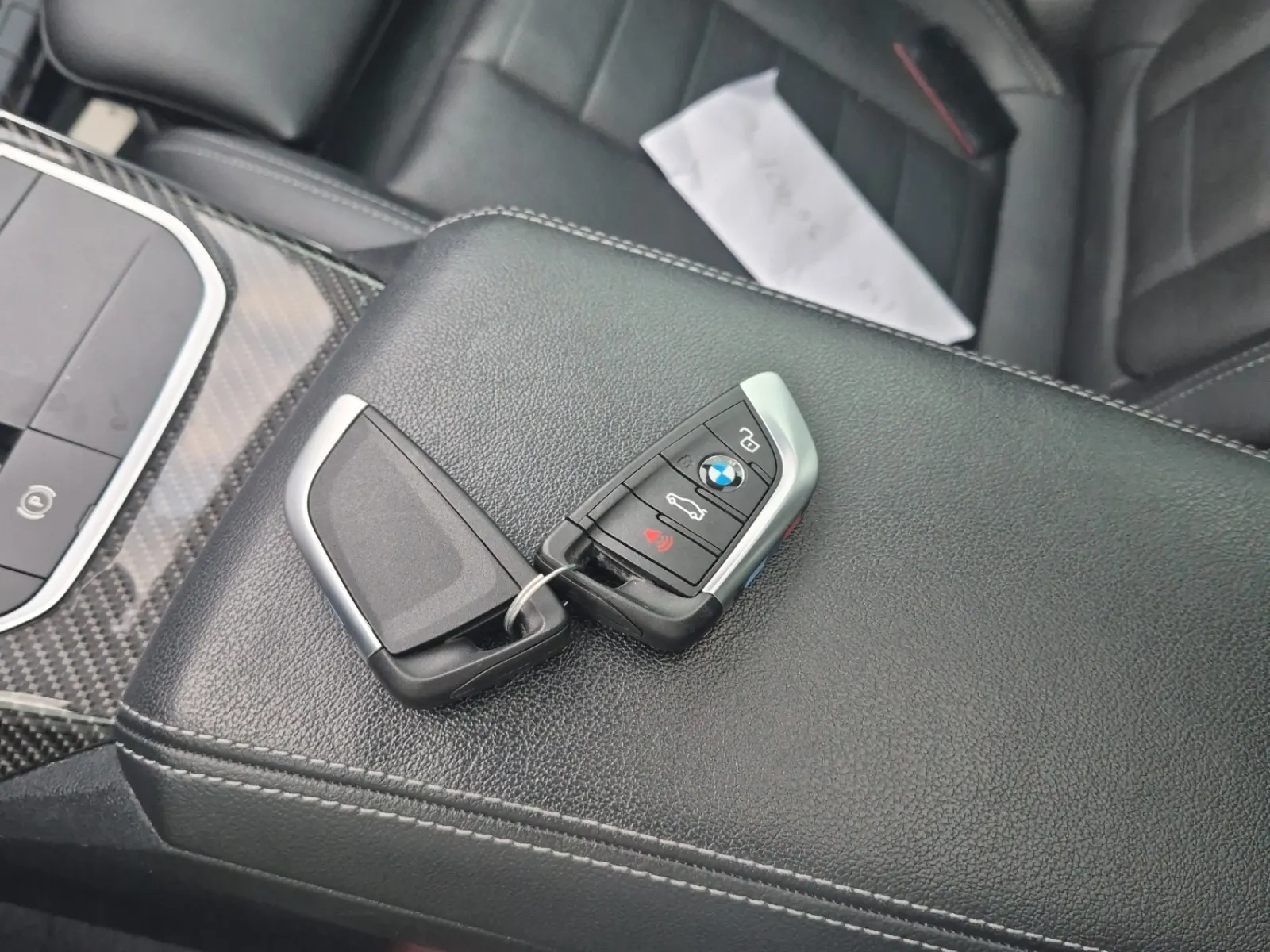 Keys/Fobs/Manual Photo