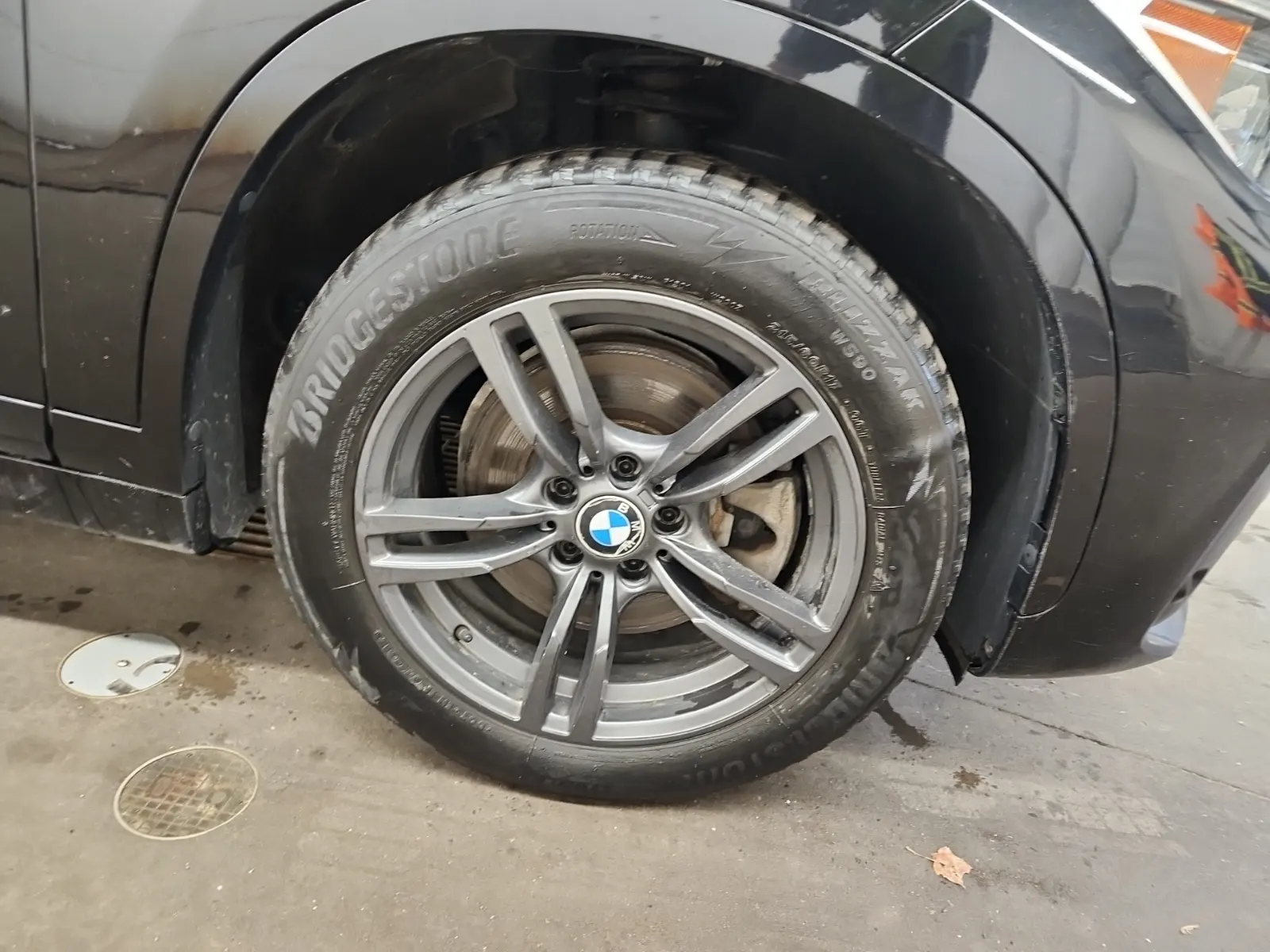 Right Front Wheel/Tire Photo