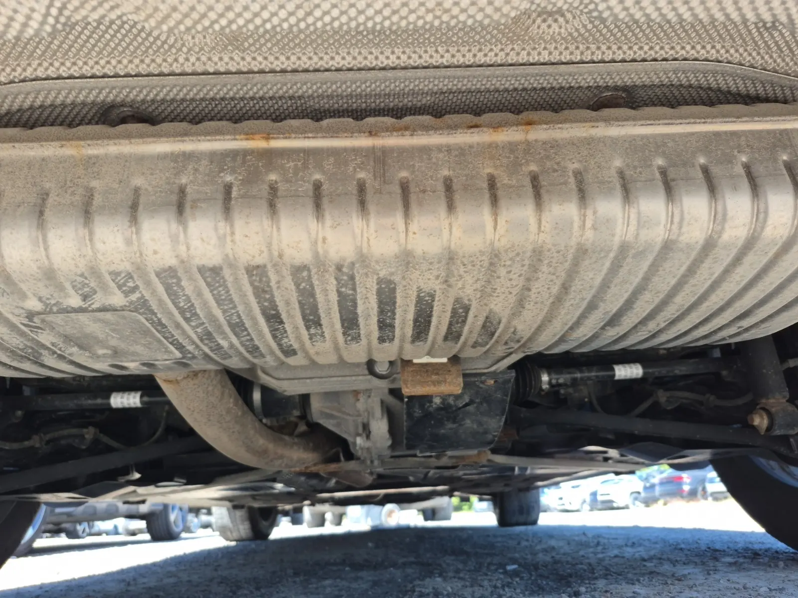 Undercarriage - Rear Photo