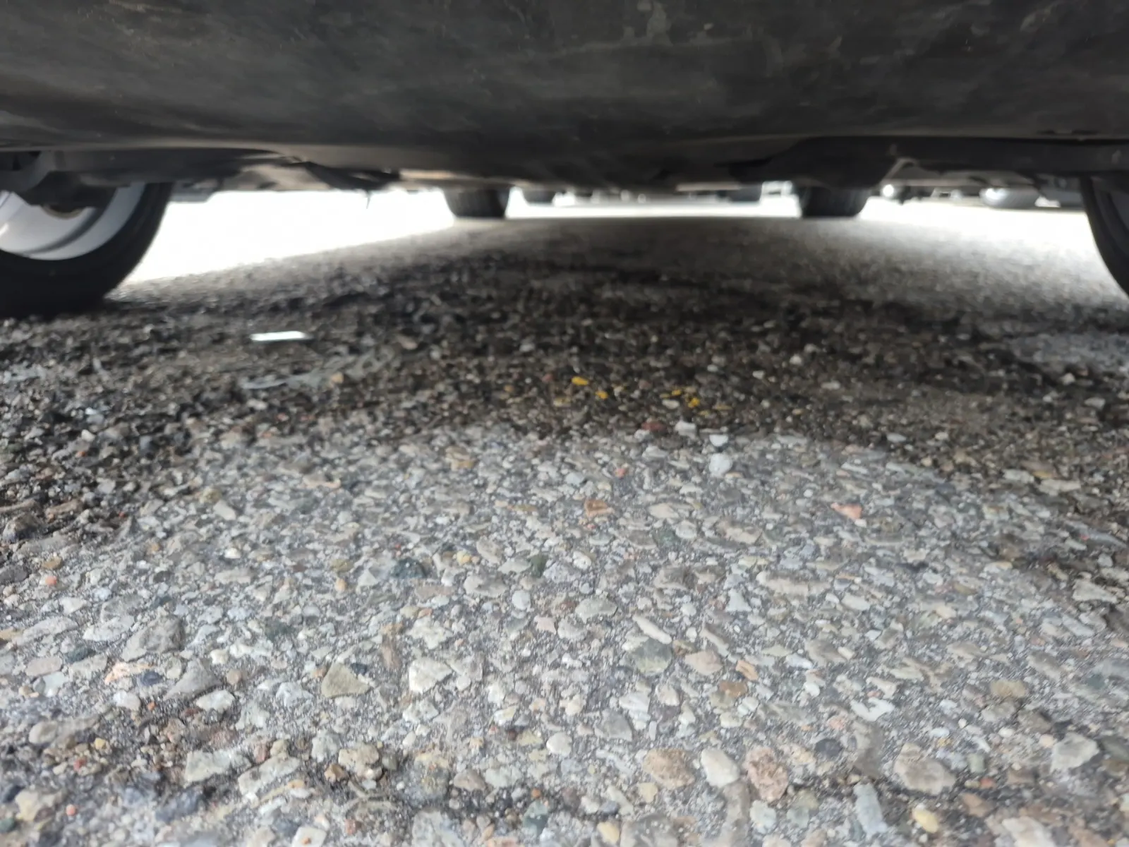 Undercarriage - Rear Photo