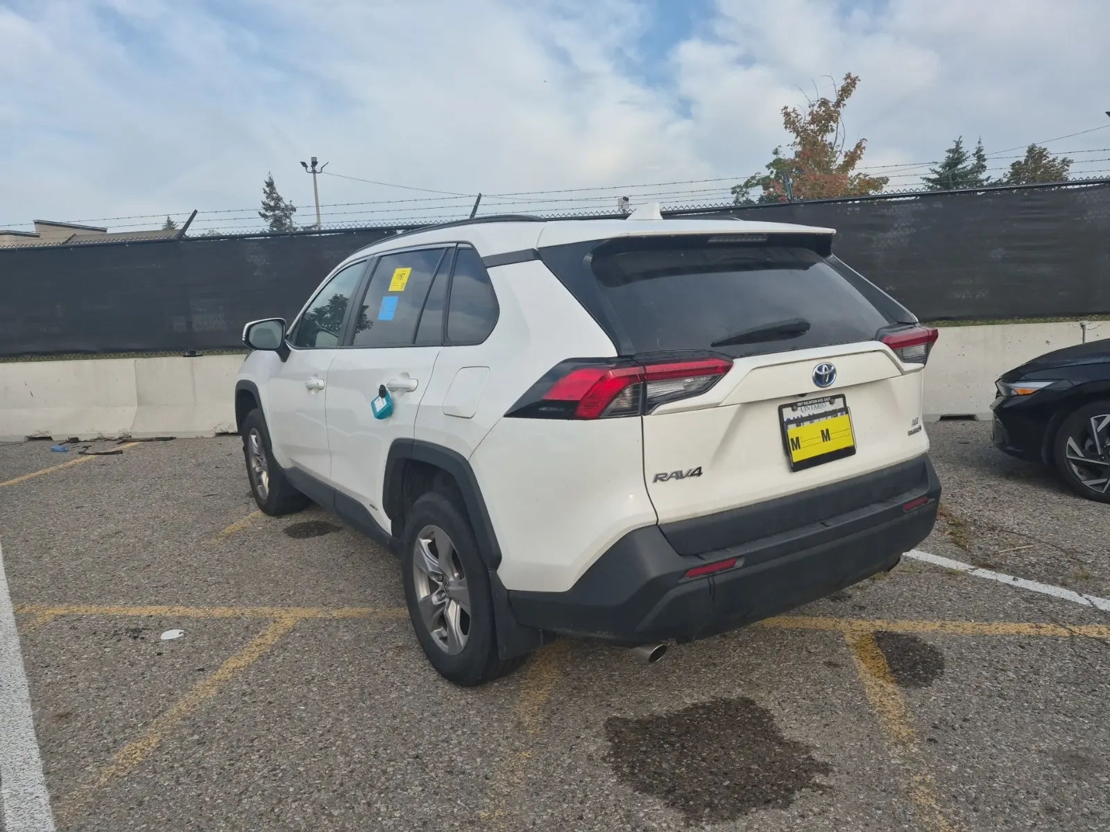 Driver Rear 3/4 Photo