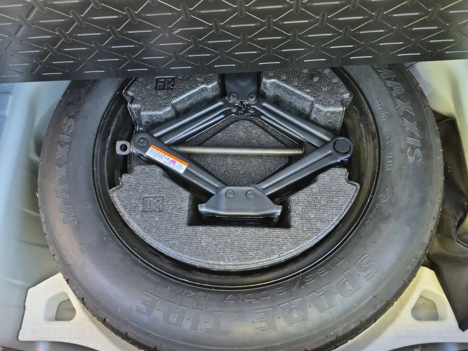Spare Tire & Wheel Photo