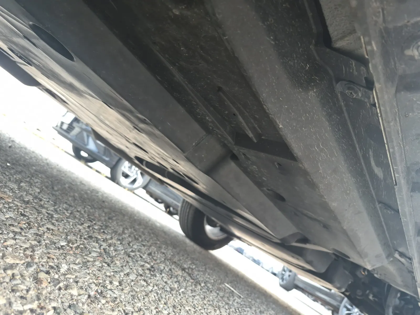 Undercarriage - Driver Photo