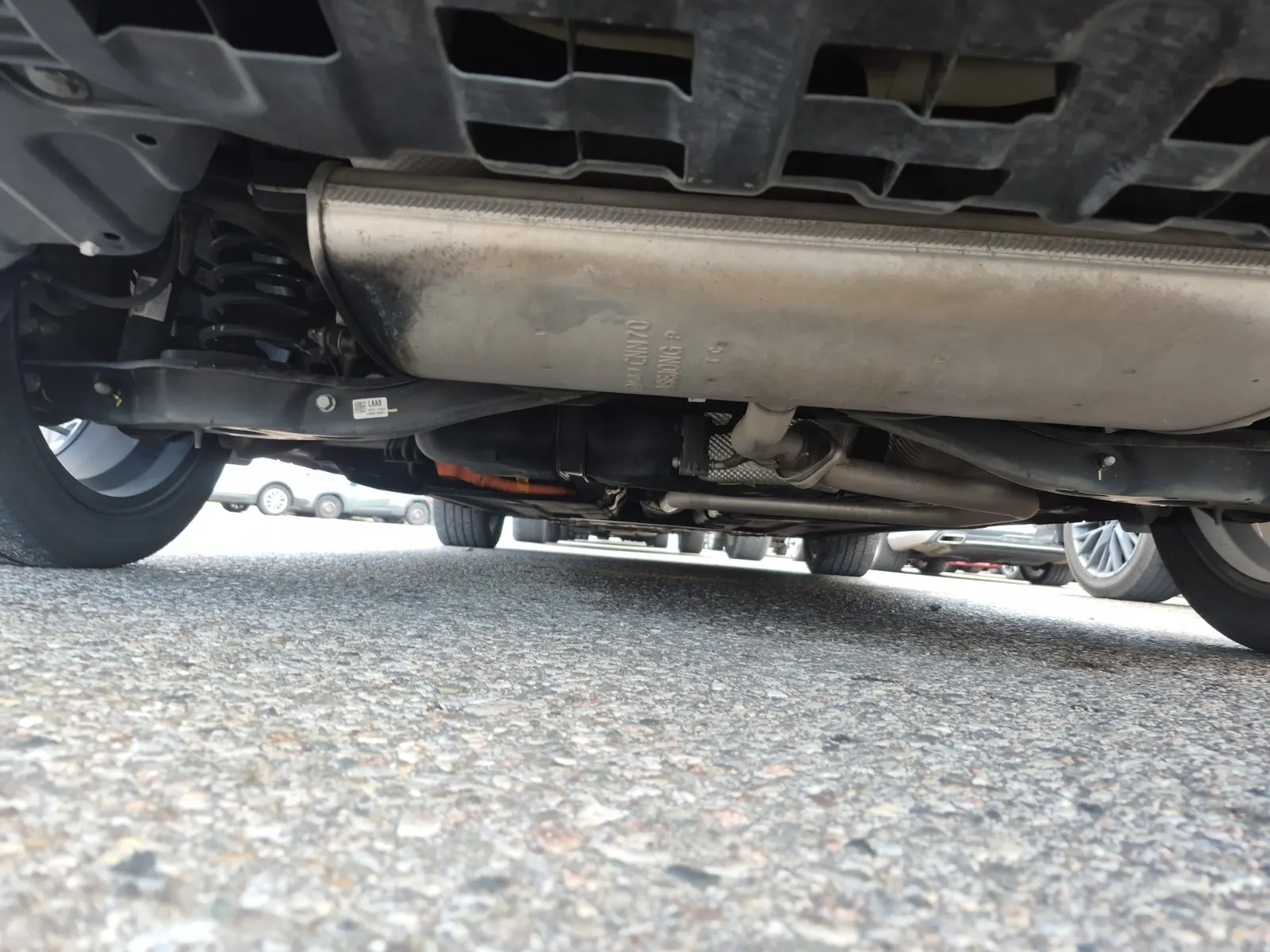Undercarriage - Rear Photo
