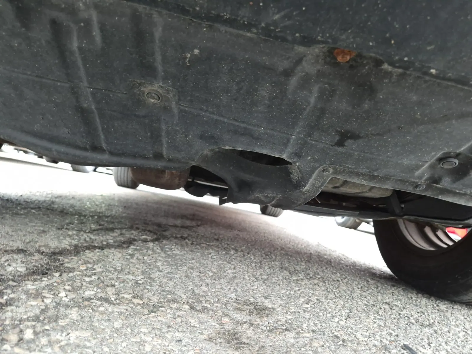 Undercarriage - Front Photo