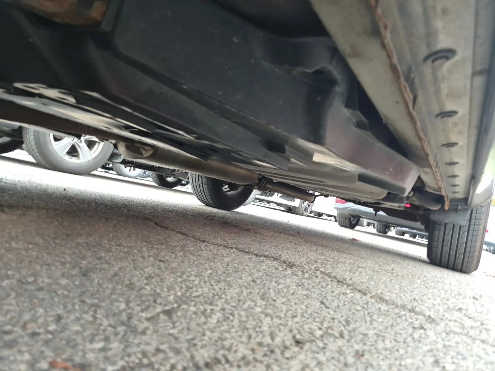 Undercarriage - Driver Photo