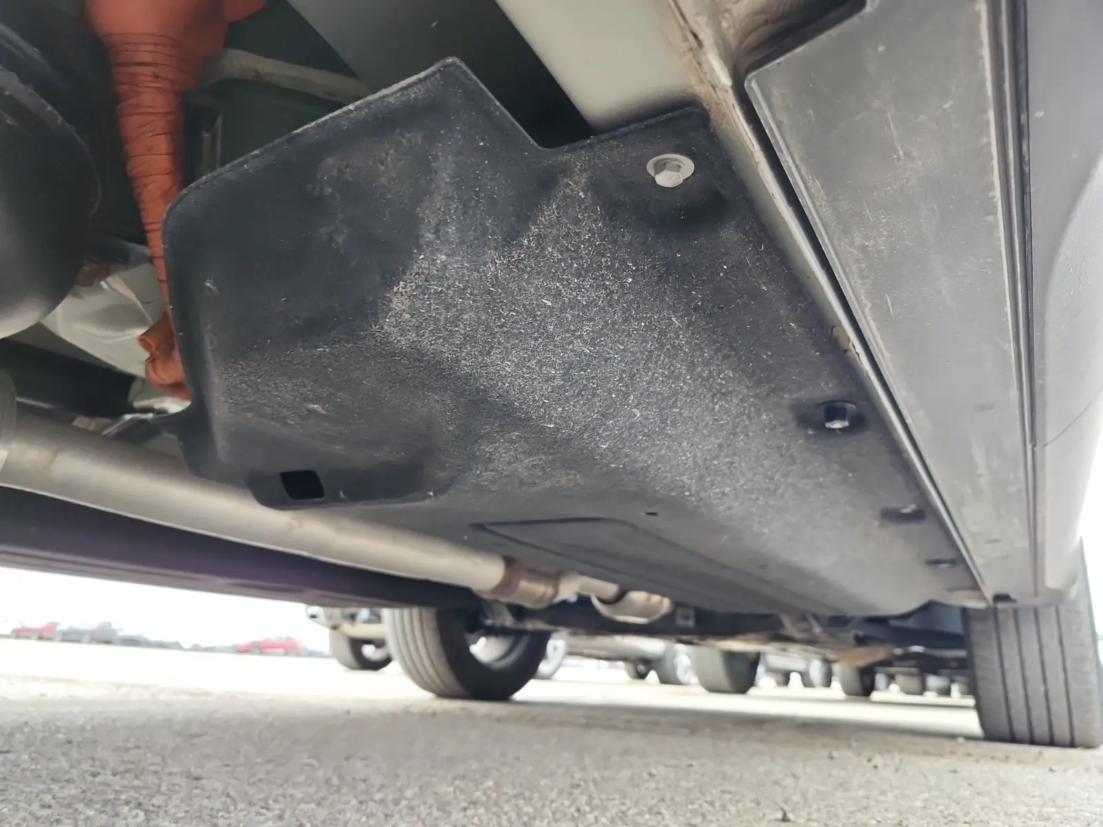 Undercarriage - Passenger Photo