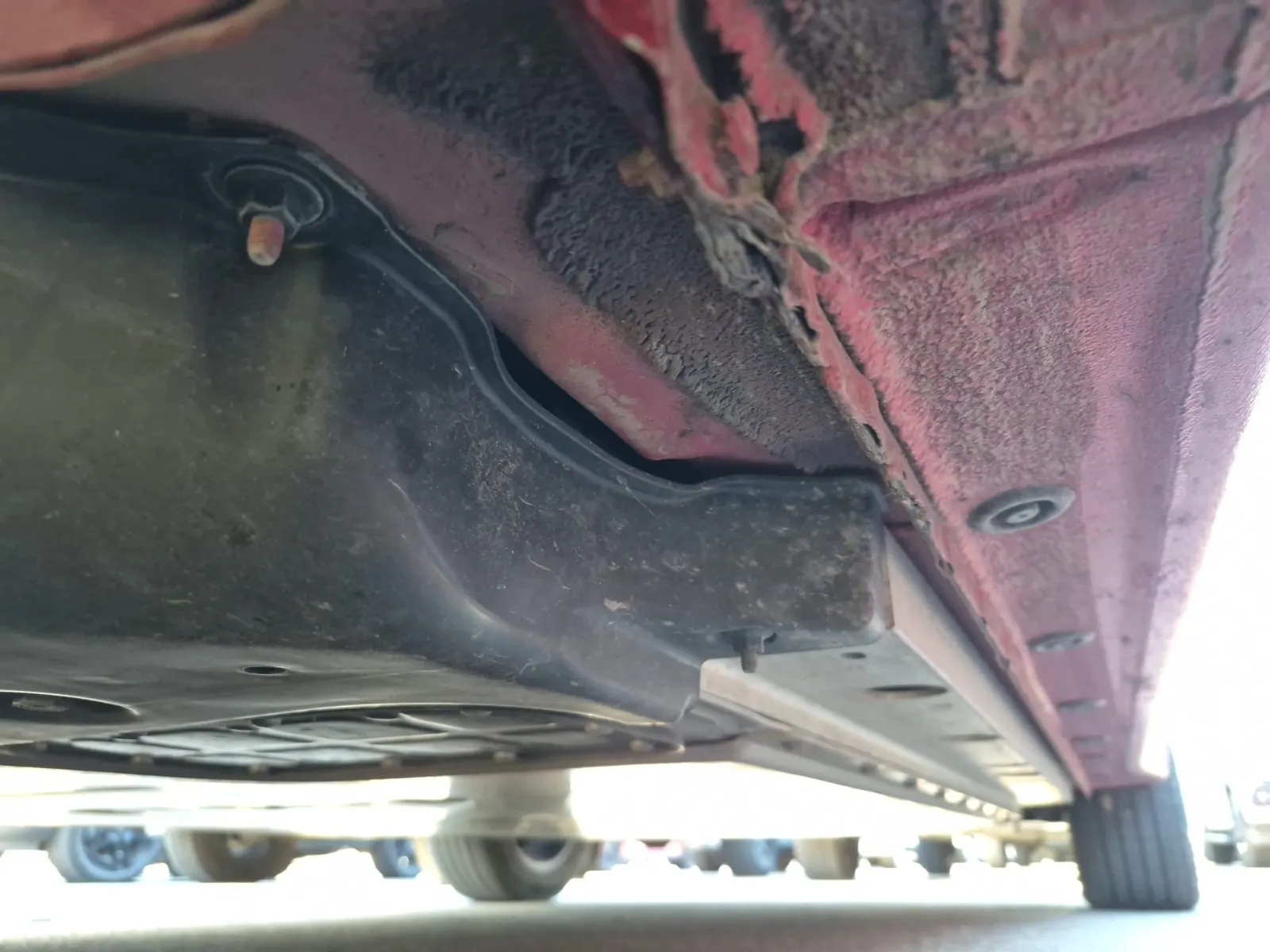 Undercarriage - Driver Photo