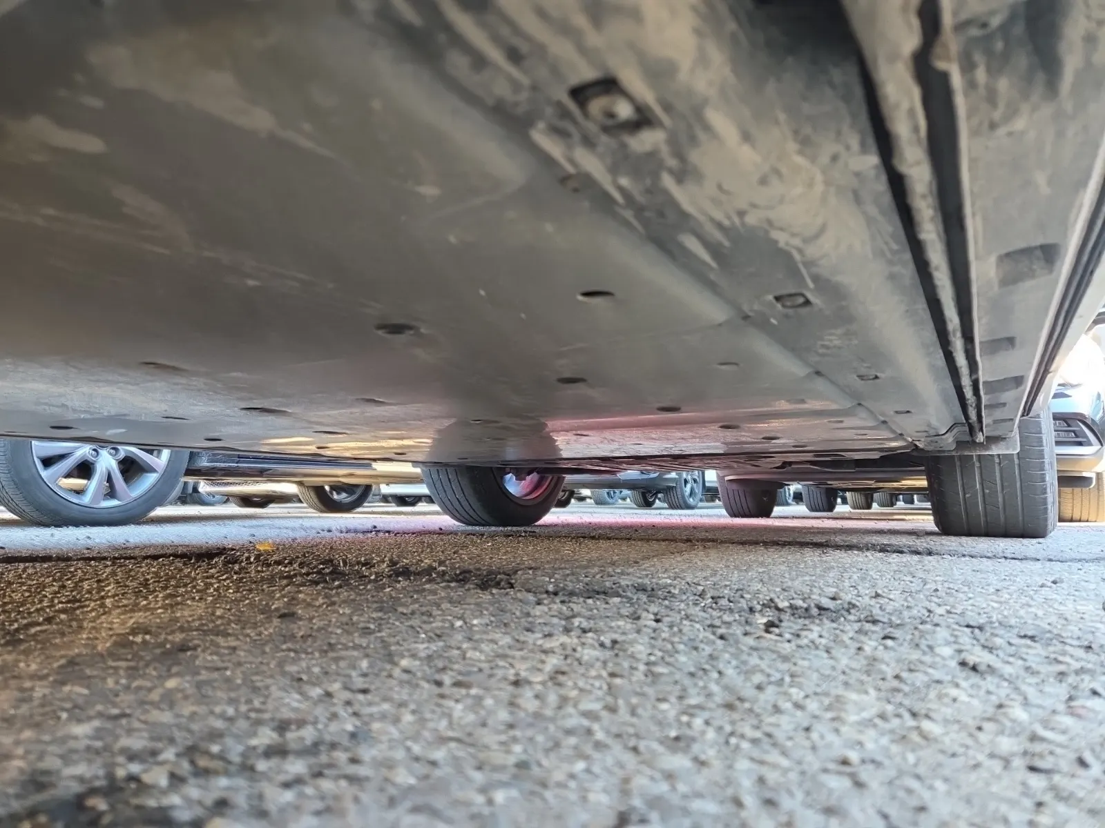 Undercarriage - Driver Photo