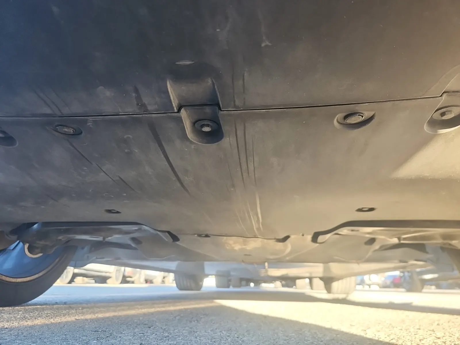Undercarriage - Rear Photo