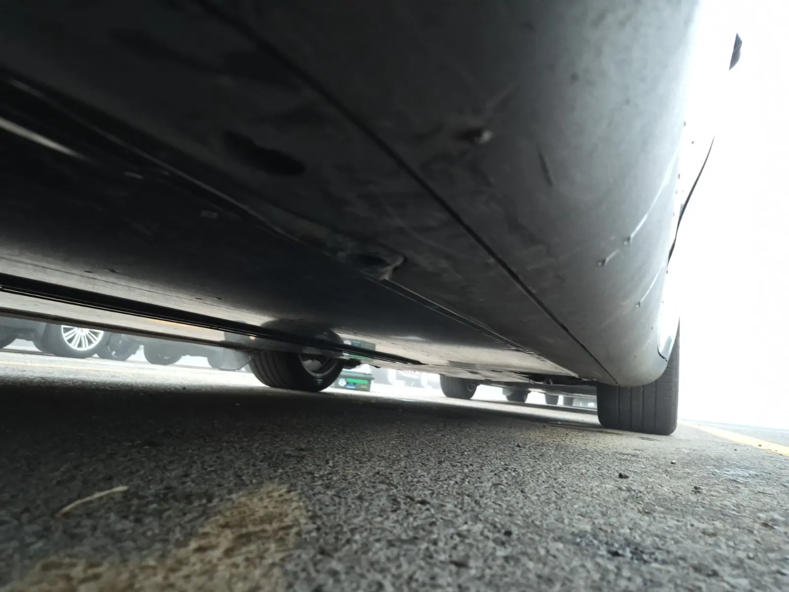 Undercarriage - Passenger Photo
