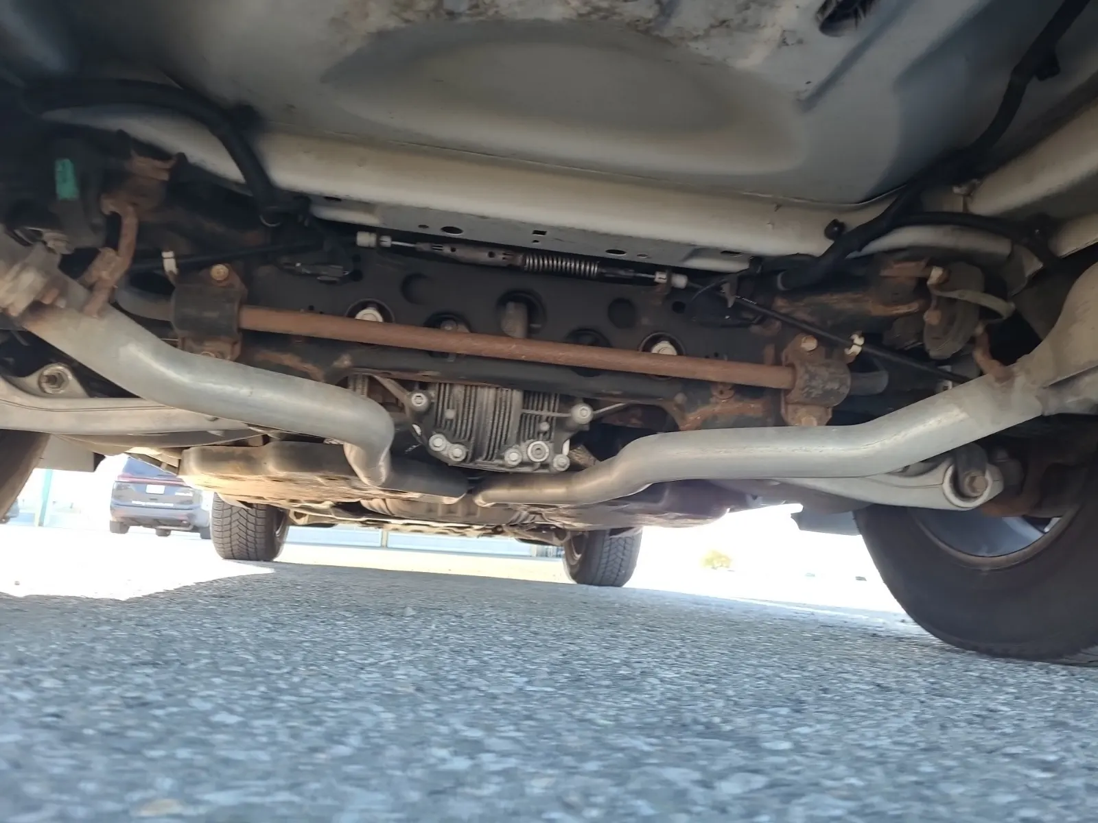 Undercarriage - Rear Photo