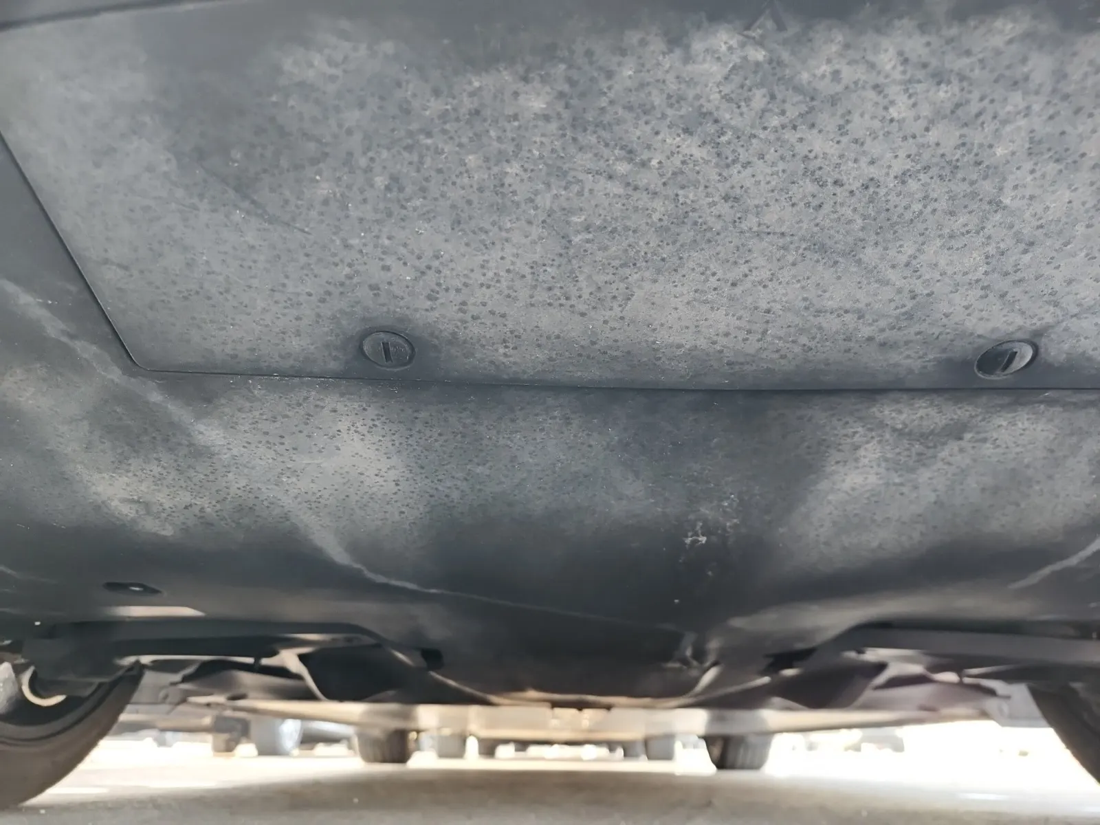 Undercarriage - Rear Photo