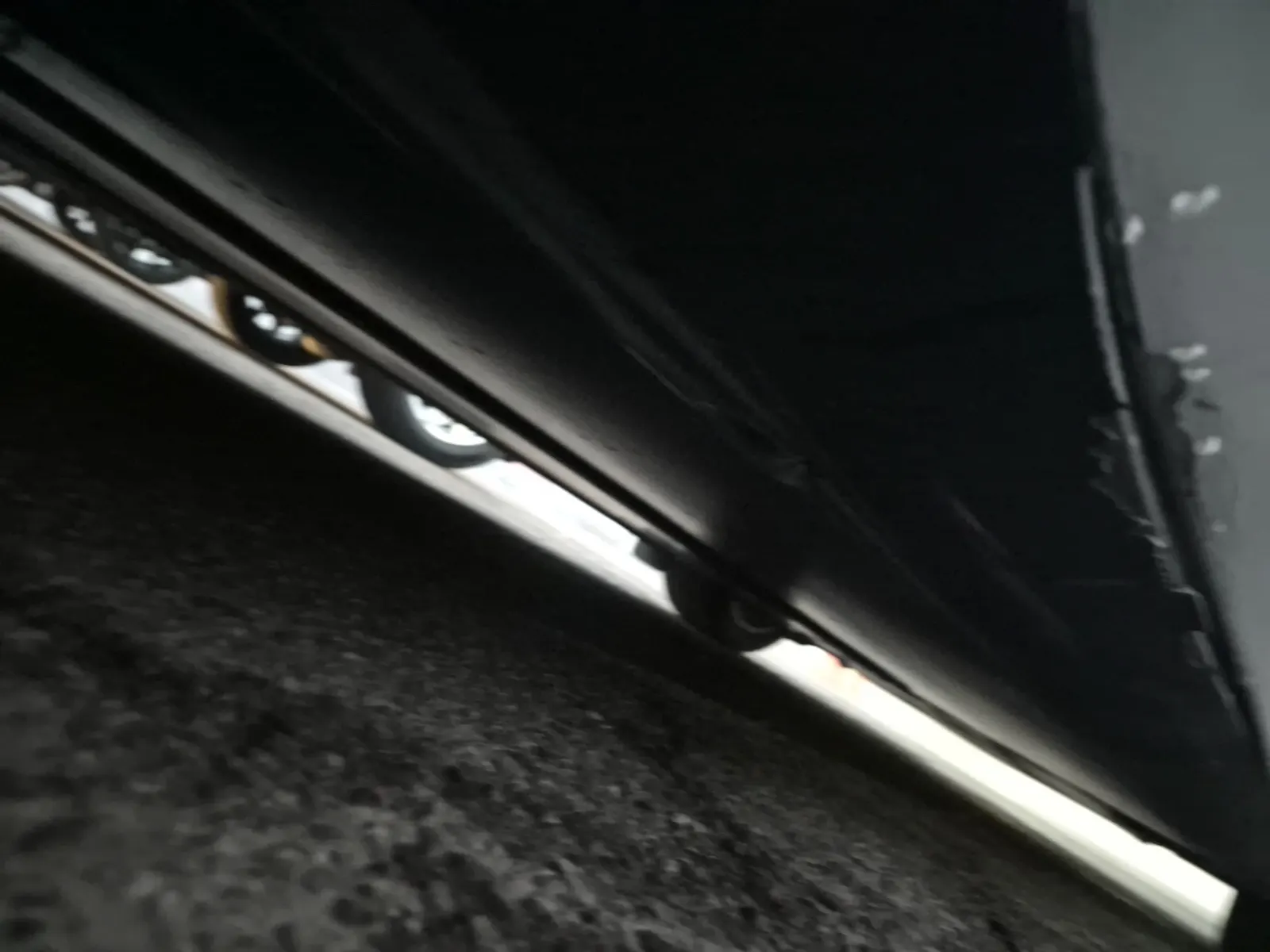Undercarriage - Passenger Photo
