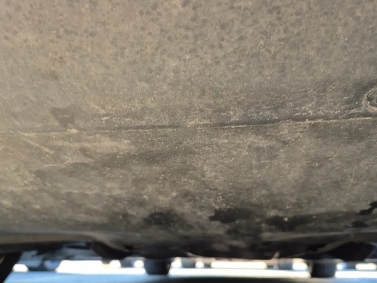 Undercarriage - Rear Photo