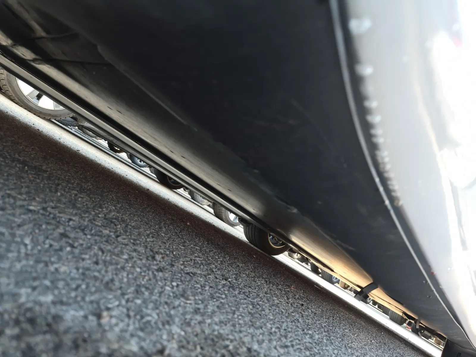 Undercarriage - Passenger Photo