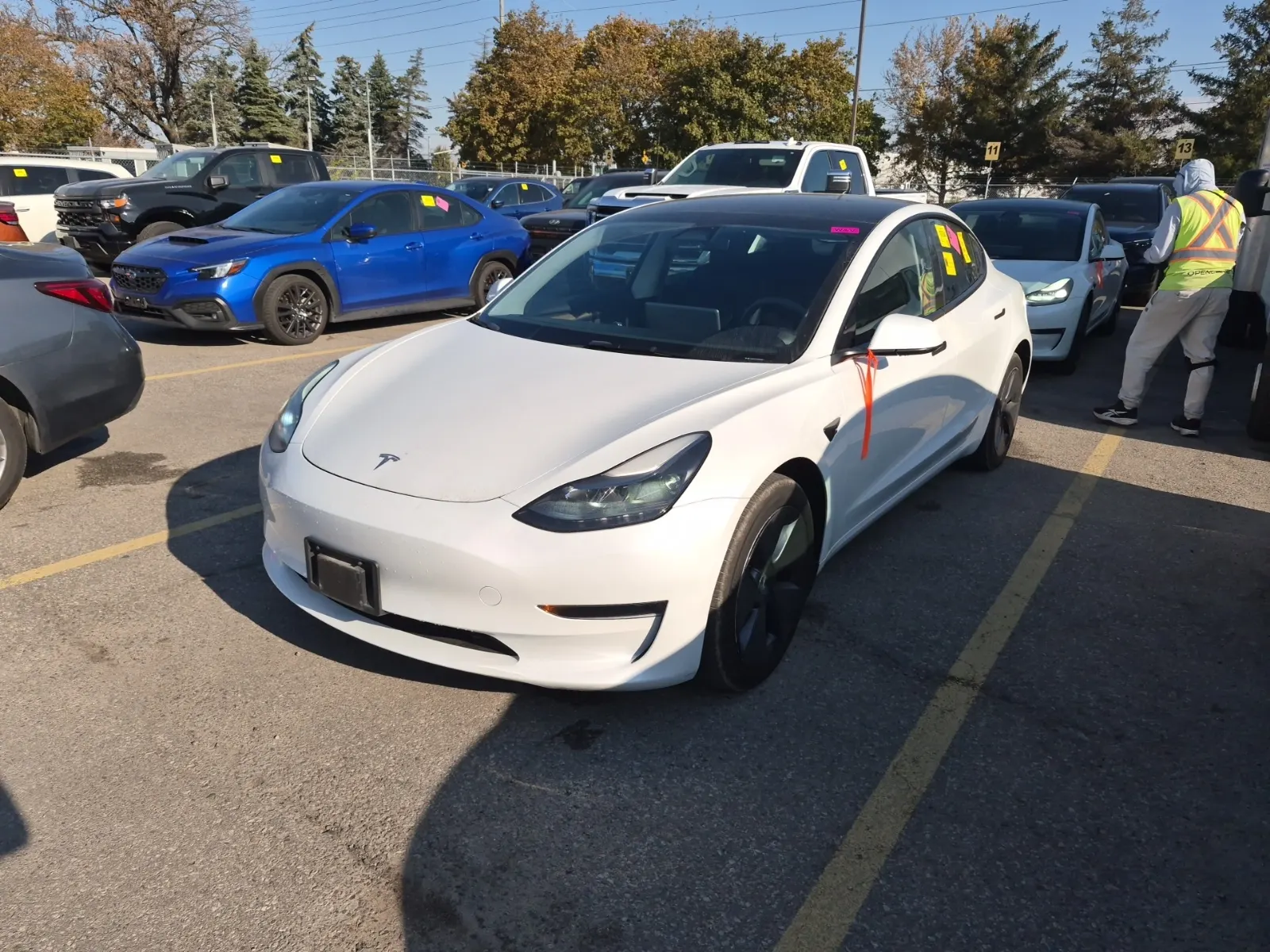 Front driver 3/4 photo