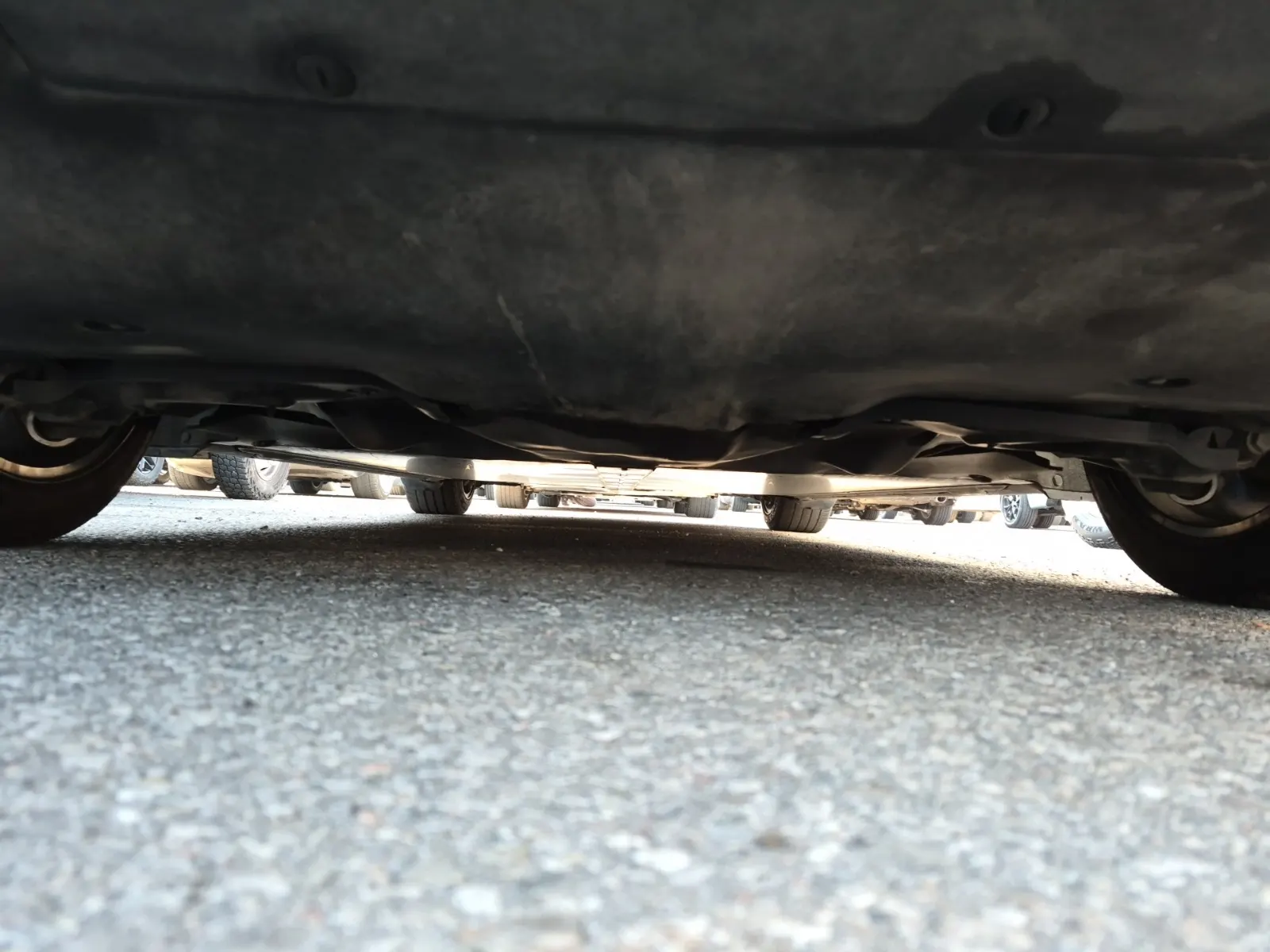 Undercarriage - Rear Photo