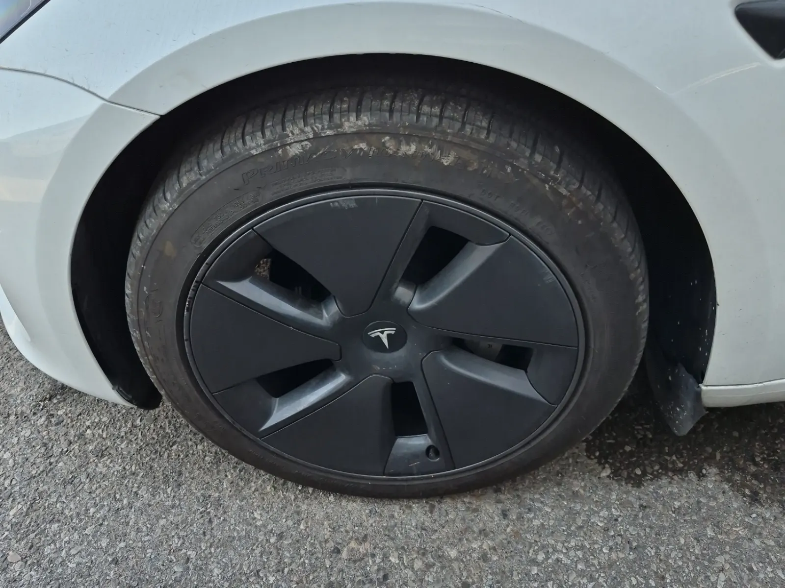 Front driver wheel/tire photo