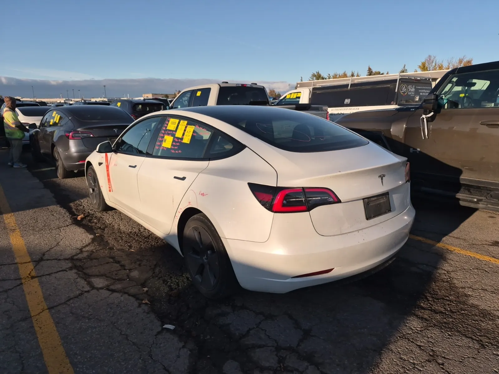 Driver Rear 3/4 Photo