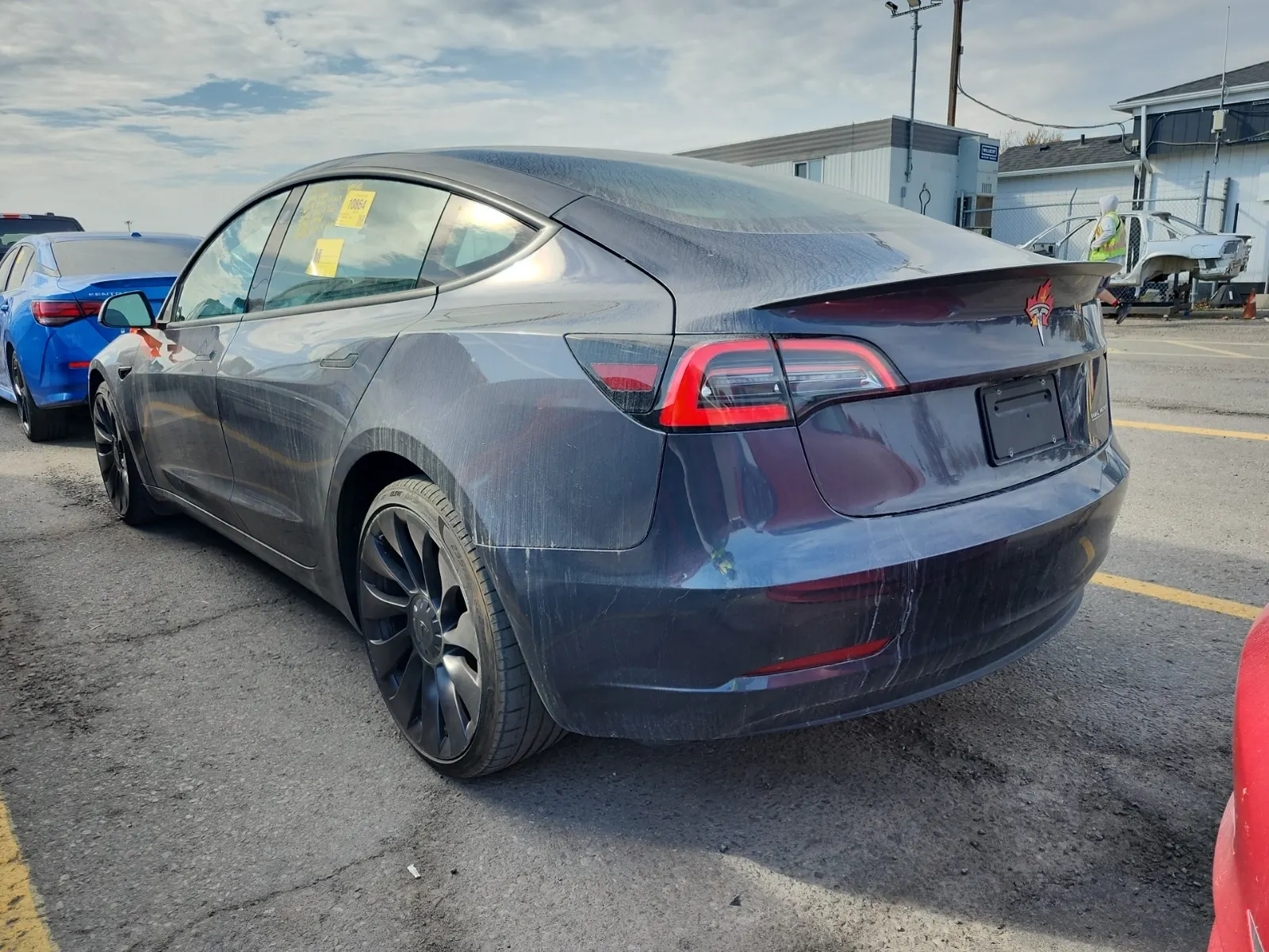 Driver Rear 3/4 Photo