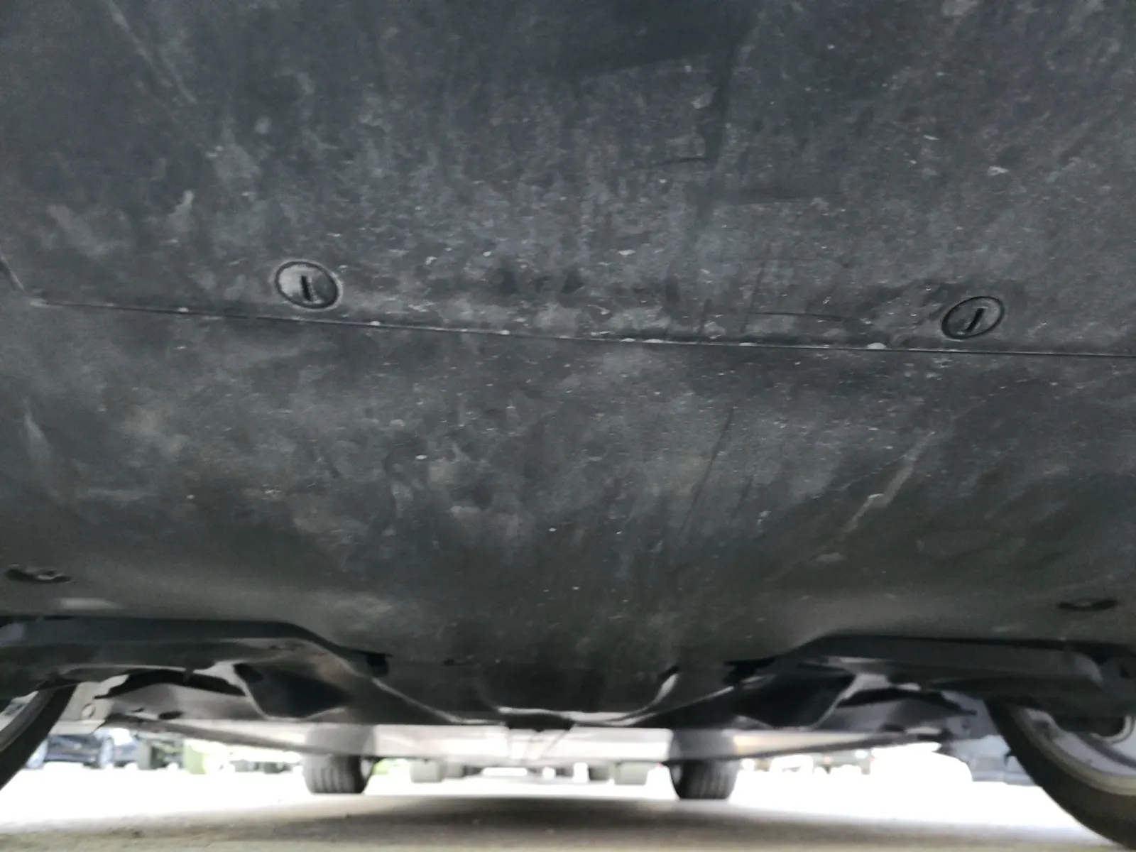 Undercarriage - Rear Photo