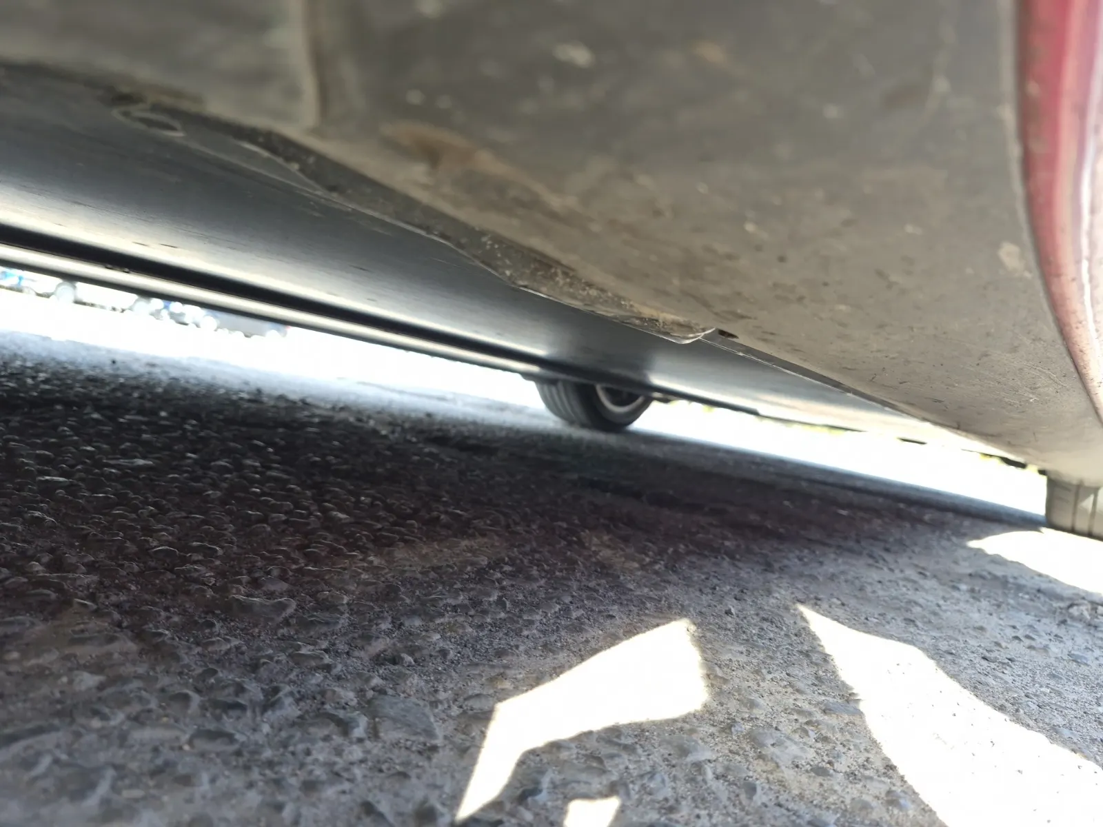 Undercarriage - Driver Photo