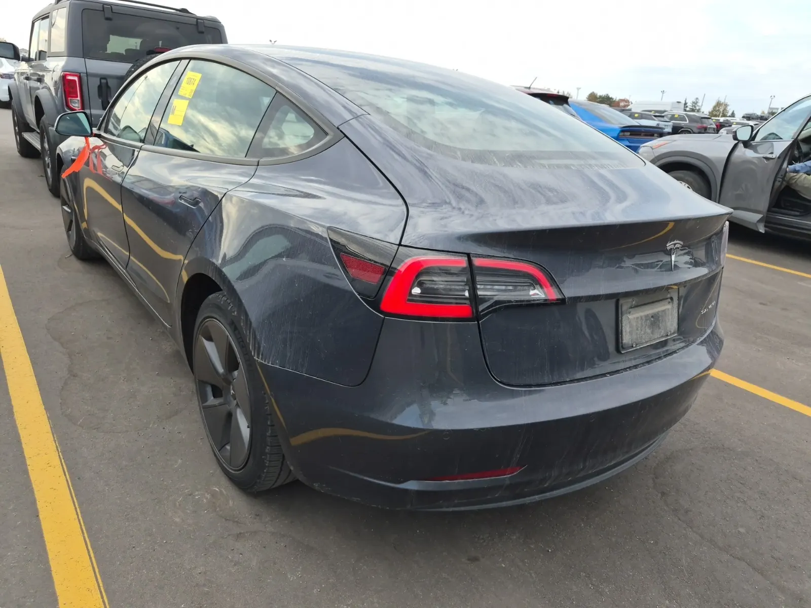 Driver Rear 3/4 Photo