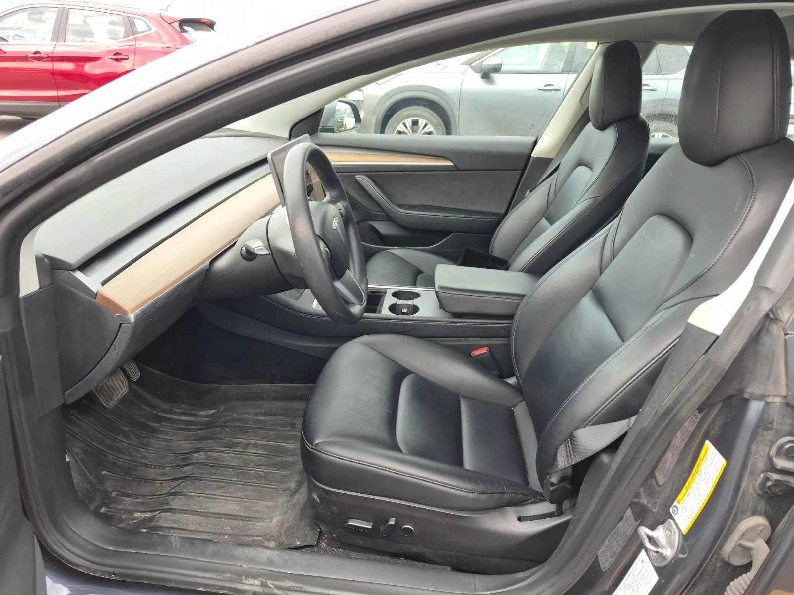 Front Interior Photo