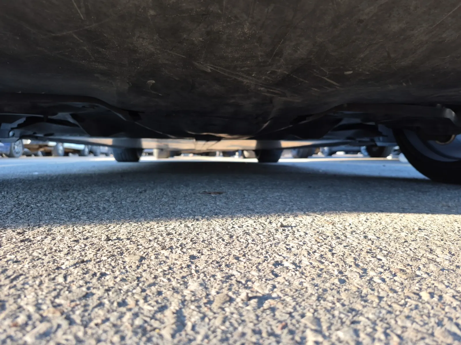 Undercarriage - Rear Photo
