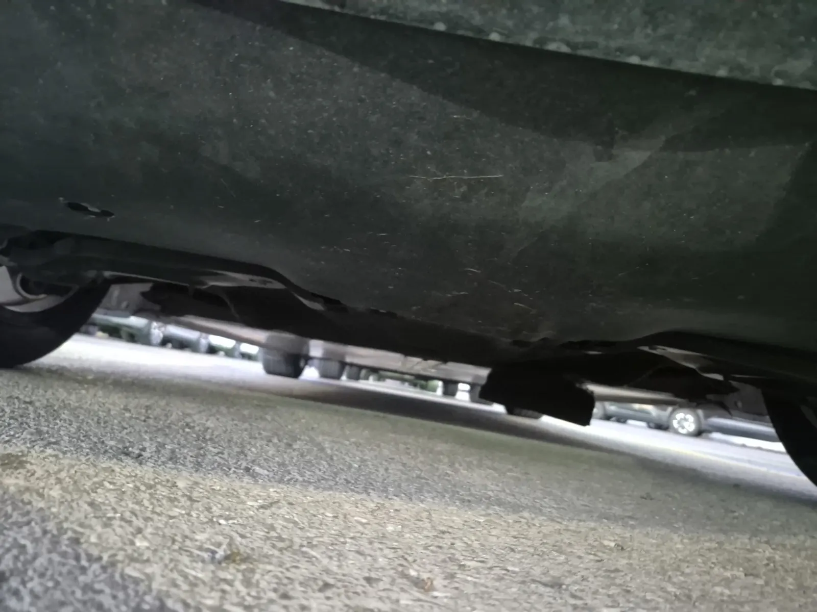 Undercarriage - Rear Photo