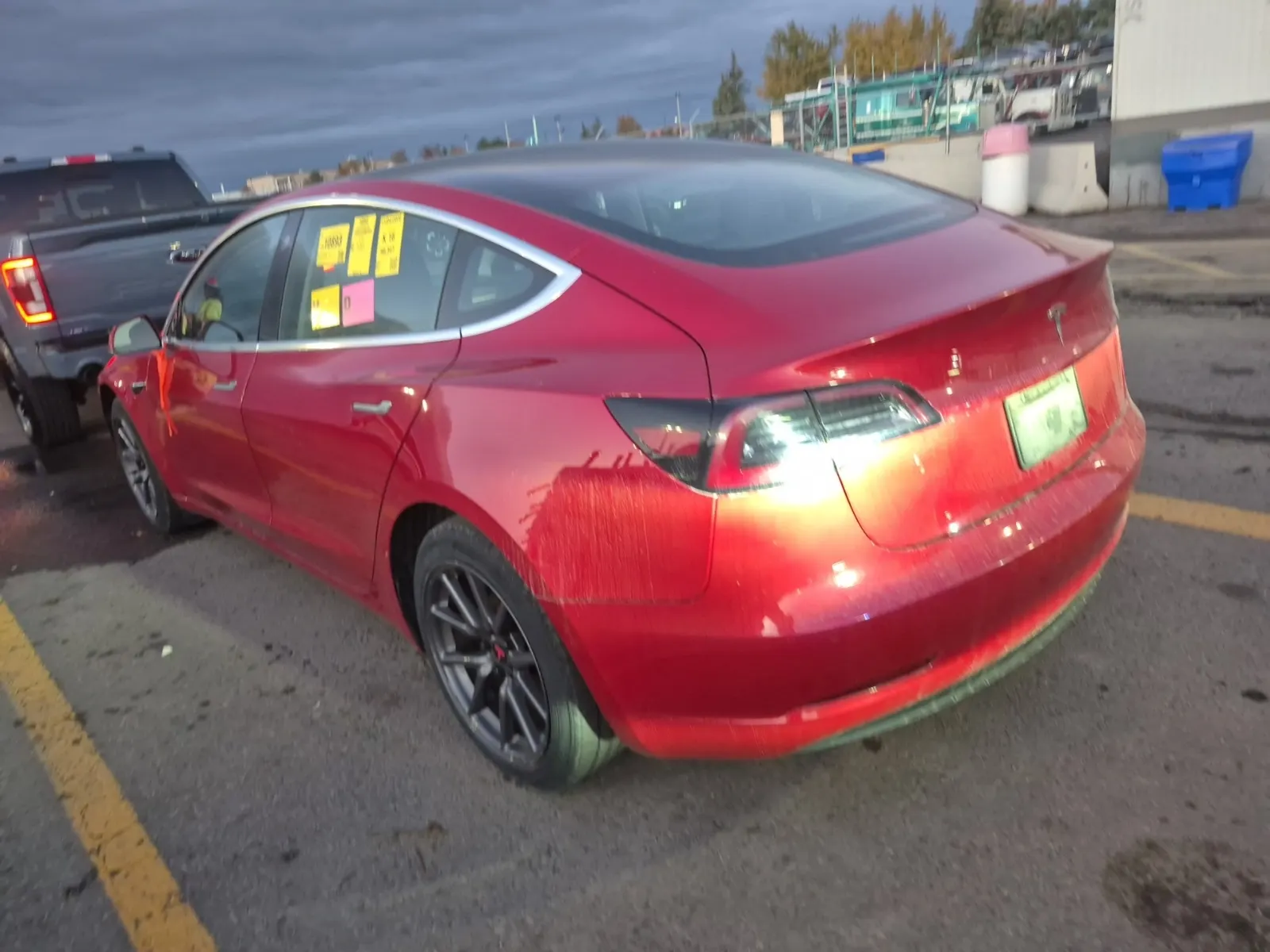 Driver Rear 3/4 Photo