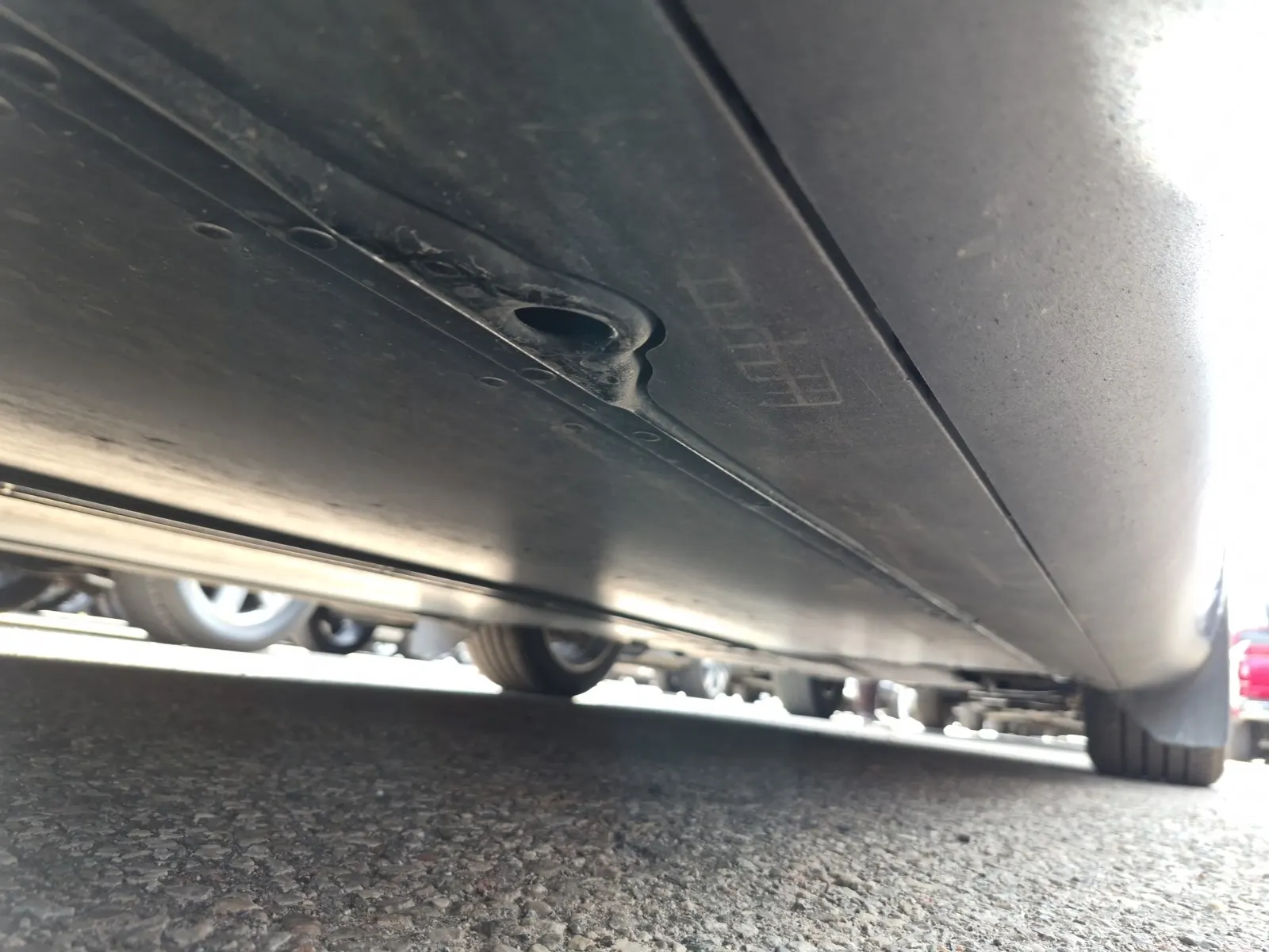 Undercarriage - Passenger Photo