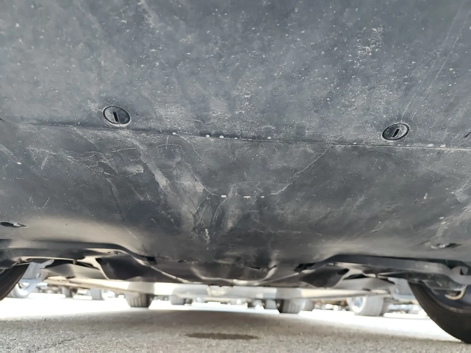 Undercarriage - Rear Photo