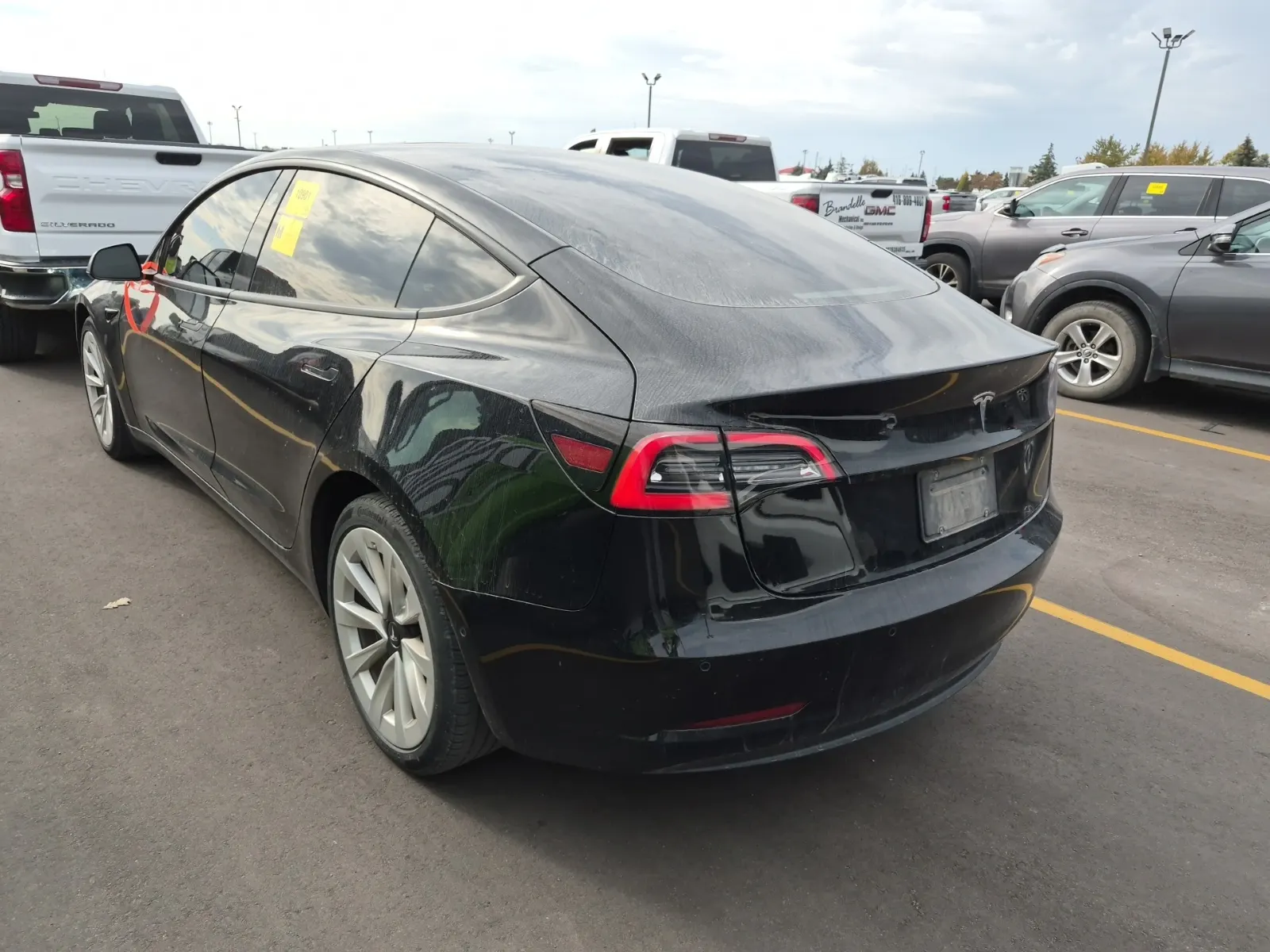 Driver Rear 3/4 Photo