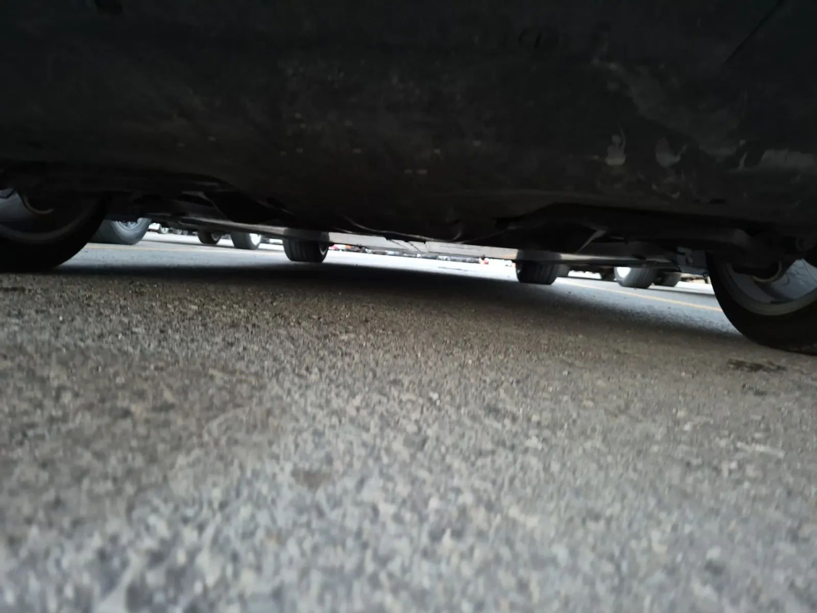 Undercarriage - Rear Photo