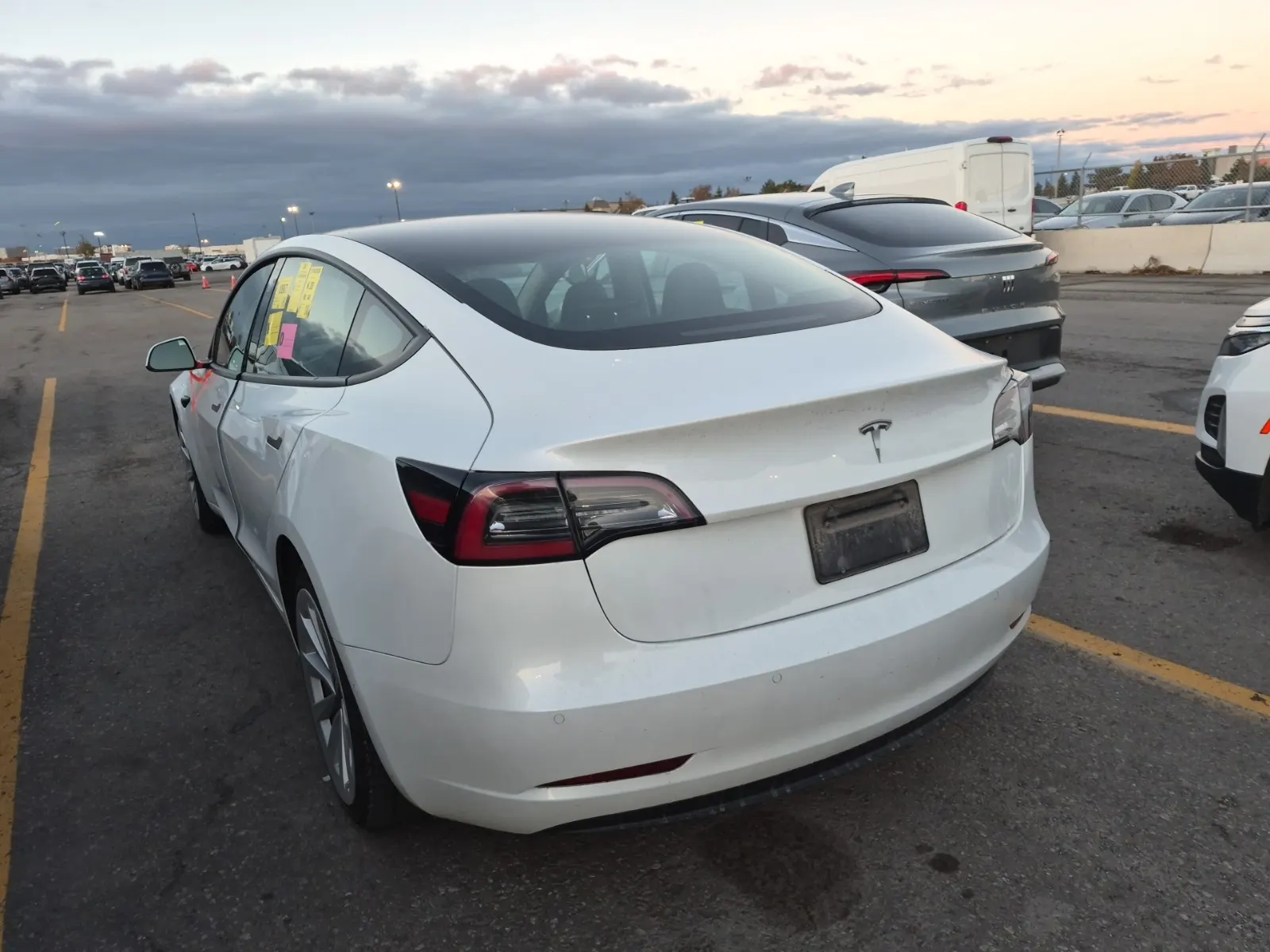 Driver Rear 3/4 Photo