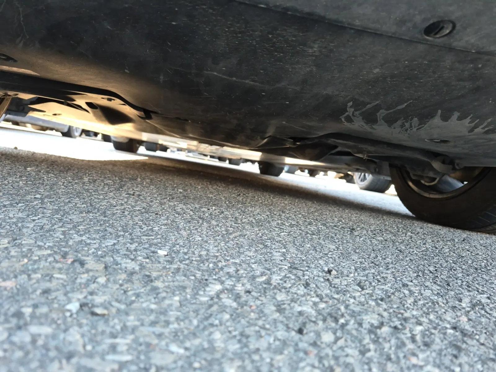 Undercarriage - Rear Photo